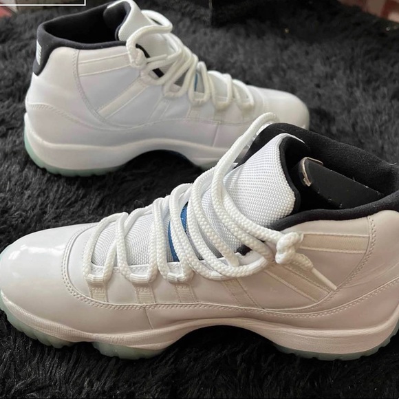 Men’s Retro Jordan 11’s Legends size 8.5 - Picture 2 of 6